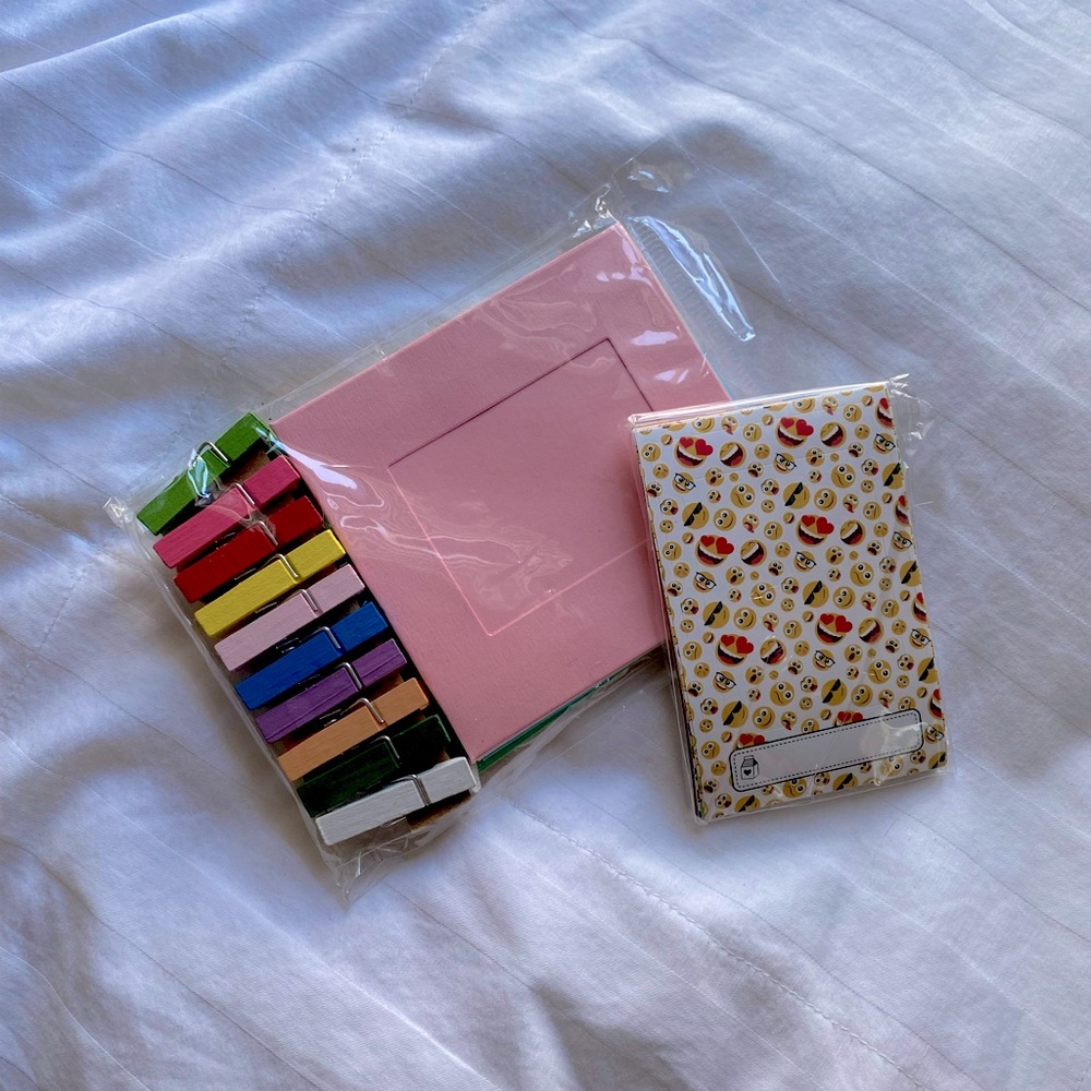 Sturdy Tiger Polaroid String & Clips Set with Polaroid Boarder Stickers